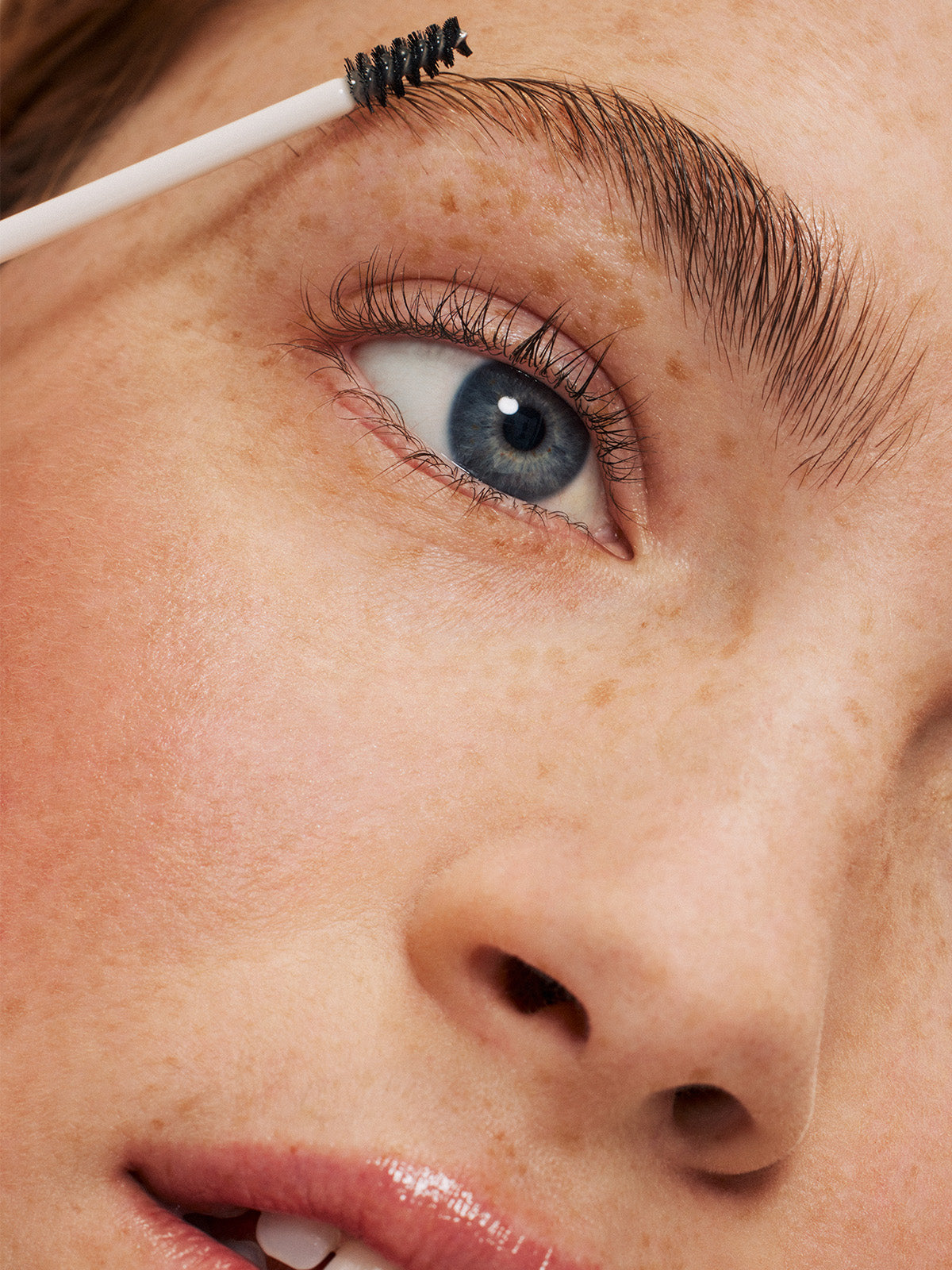 1200x1600__0010_13_BROW_GEL_EXPRESSION_ASKYLA_0901.jpg