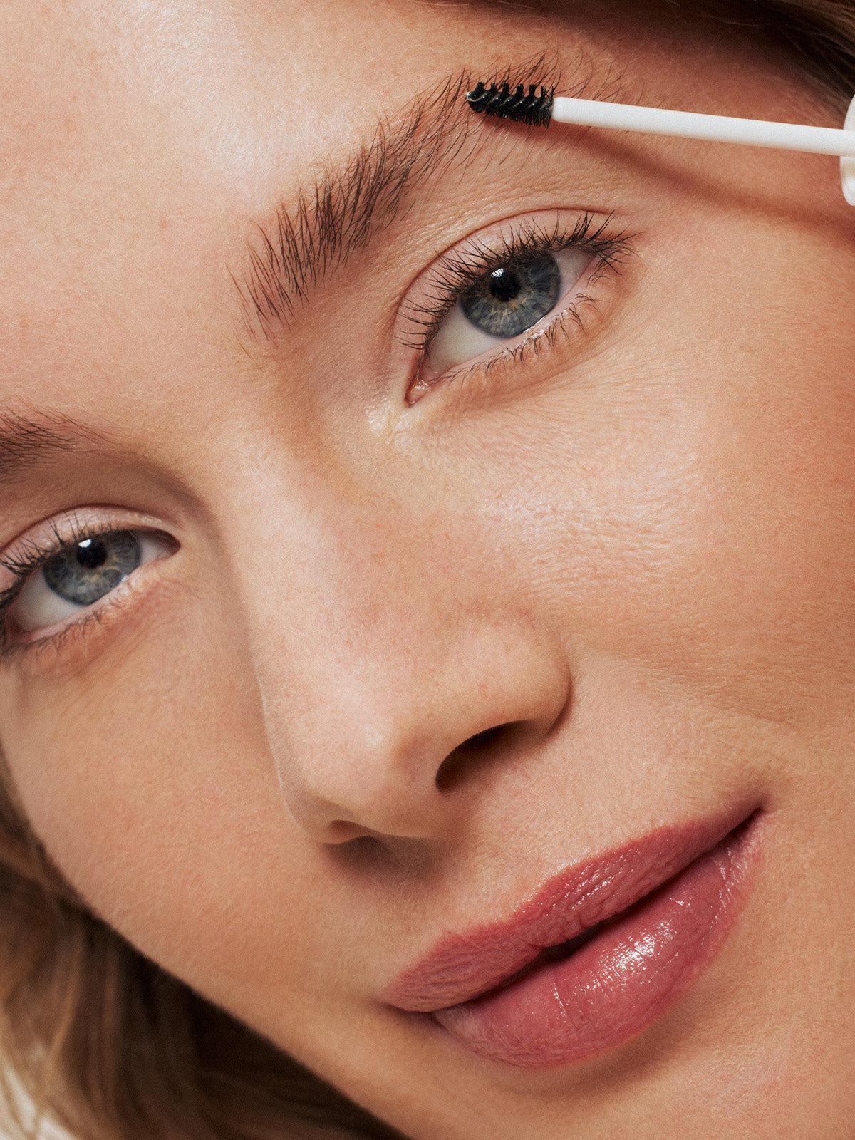 1200x1600__0019_07_BROW_GEL_EXPRESSION_KARLI_0445.jpg