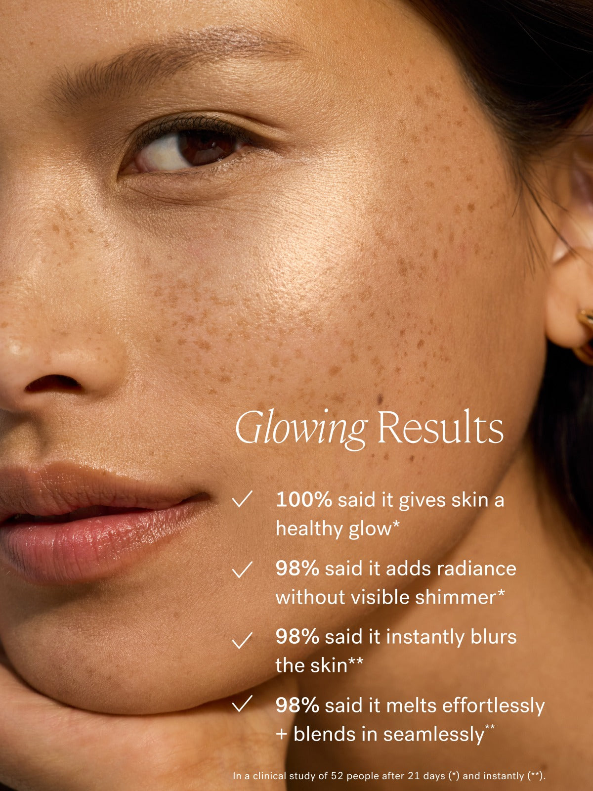 ILIA_Cream_Highlighter_1200x1600_Clinical_f968472c-130a-409e-b3fa-ad4e241830bb.jpg